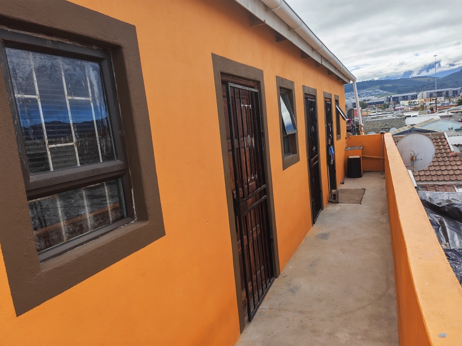 9 Bedroom Property for Sale in Nomzamo Western Cape